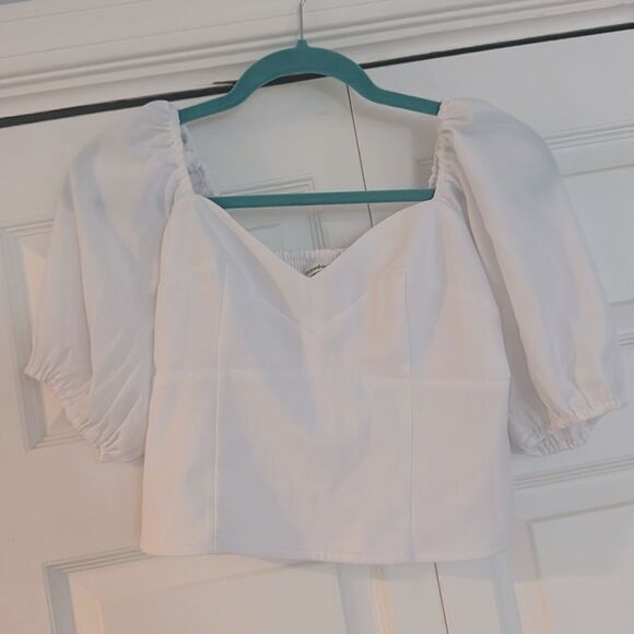 White Abercrombie and fitch crop top with puff sleeves - size XS - gently used - Picture 4 of 4